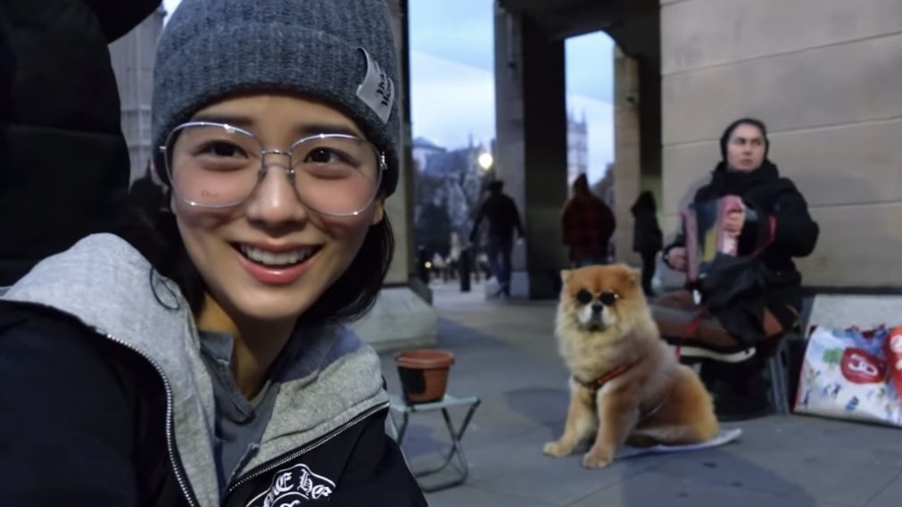 jisoosjpg's tweet image. the music made jisoo cry