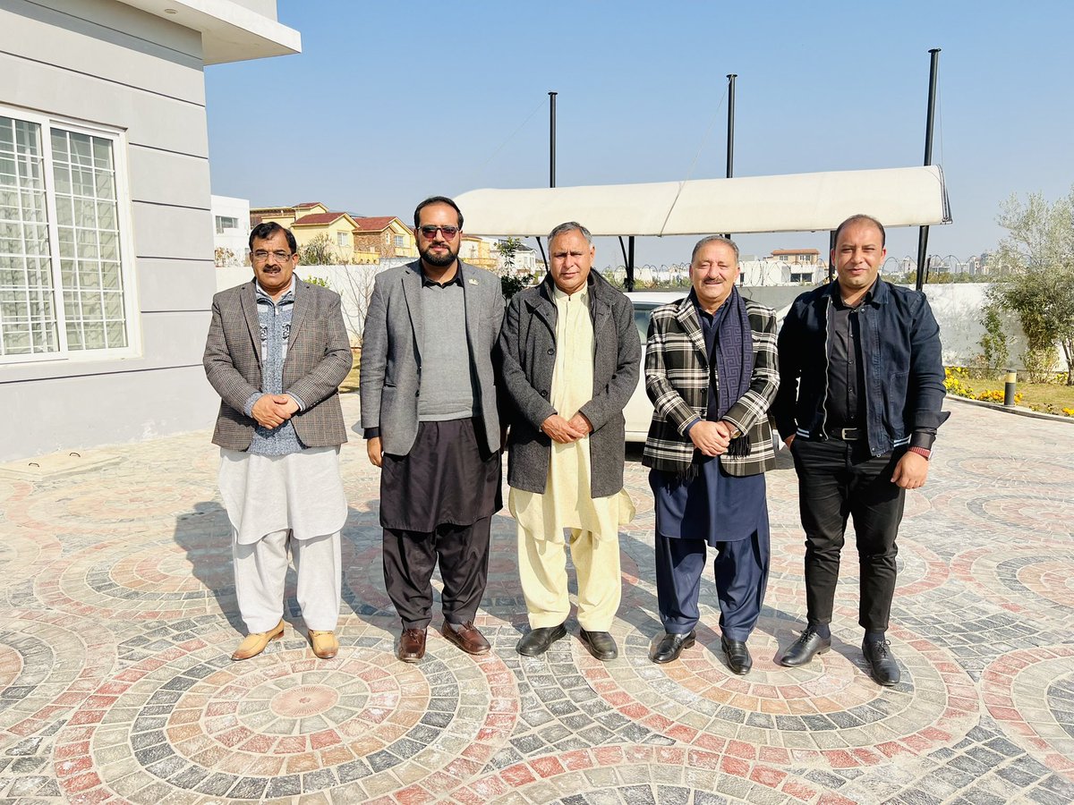Group photo at the residency of Sardar Gulfaraz Khan(Former DIG Police) . Sardar abid Hussain abid were also present on the occasion. #photography #islamabad
