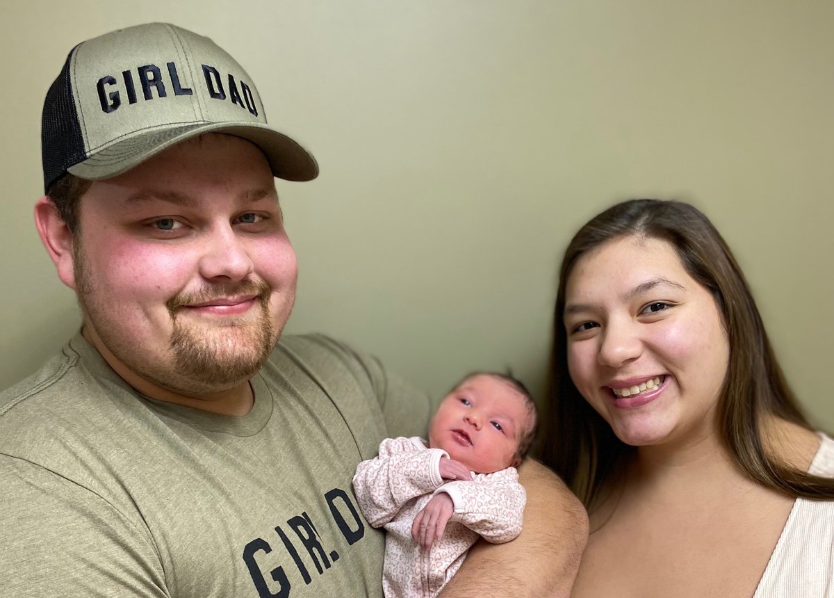 MauryRegional's tweet photo. We are pleased to introduce the first baby born at Maury Regional Medical Center in 2023. Baby Gloria arrived on January 1 at 1:47 a.m. to parents Alexis and Jansen Woodard. She weighed 6 pounds and 9 ounces and is 20 inches long. Congratulations! https://t.co/MMAFKAcXz6