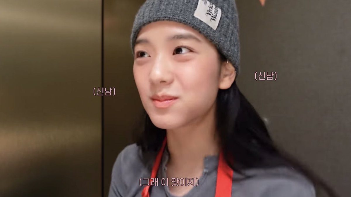 bIackpinkloops's tweet image. VLOGGER JISOO