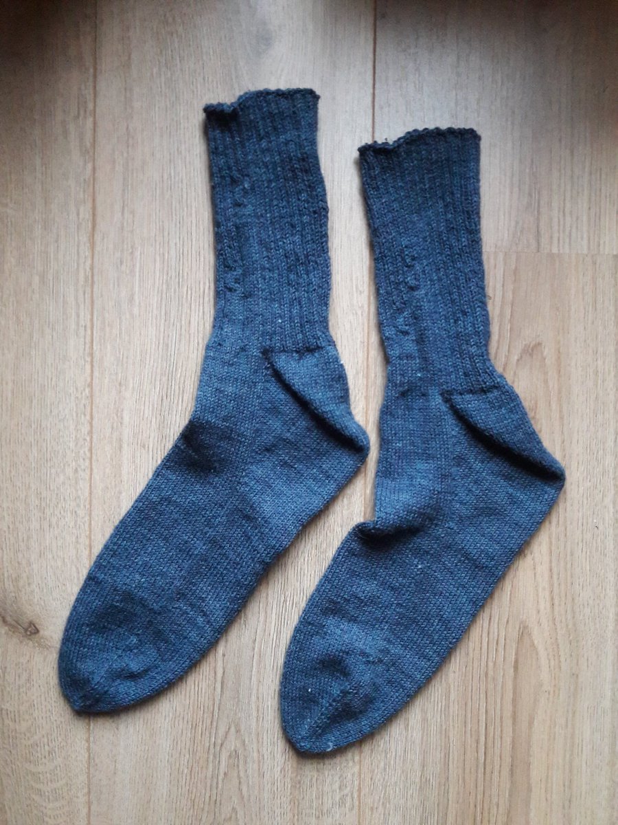 Sandraadje1's tweet image. Sokken klaar :-)
#sokkenbreien #sockknitting #Sockenstricken #knittingfun  #tricoterleschausettes