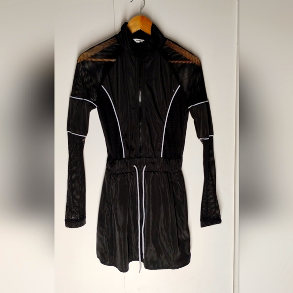 Colar_MS's tweet photo. So good I had to share! Check out all the items I'm loving on @Poshmarkapp from @aoraiir_s #poshmark #fashion #style #shopmycloset #novasport #pinkvictoriassecret #seed: https://t.co/XUqT2oGsc9 https://t.co/vxRw5kKKzN