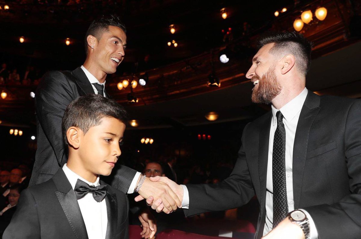 ACTU FOOTBALL ⚽️, [2/01/2023 à 8:13 AM]
🚨 Il y aura bien un duel Messi 🇦🇷 - Ronaldo 🇵🇹 !

Le PSG affrontera Al Nassr dans les prochaines semaines.

La date du match n’est pas encore connue.

(Source: <a href="/RMCsport/">RMC Sport</a>)
 t.me/Fan2foot/87757