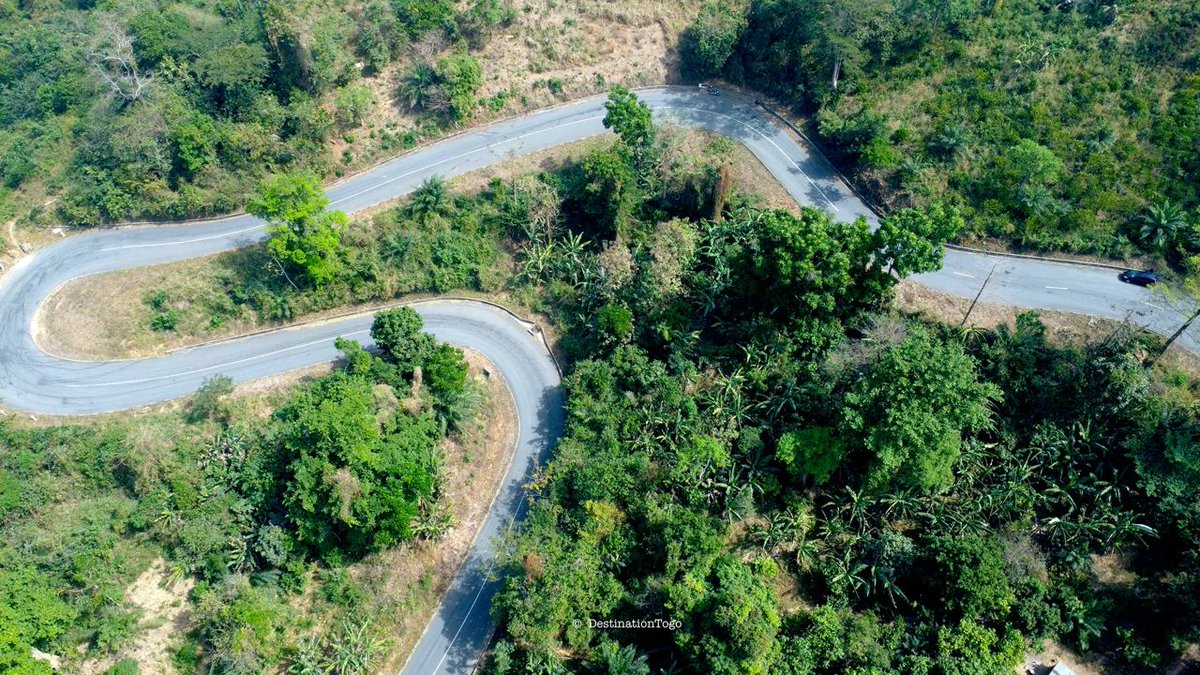 AphtalC's tweet image. À ces kilomètres avalés...
À ces terres d'aventure...
À ces étendues de verdure...
À ces contrées inexplorées..

📍 Badou (Descente, 07 derniers kilomètres) #Togo 🇹🇬

#DestinationTogo #Team228 #Tgtwittos #Travel #travelphotography