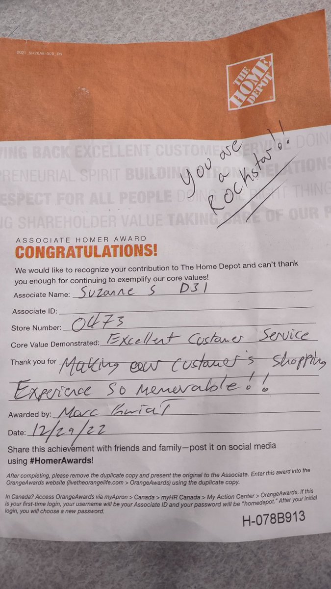 ByDezin's tweet photo. Woohoo! Rockin' the #HomerAwards and loving working at #TheHomeDepot 😁👏🙌🫶 https://t.co/Q5XZHJF1by