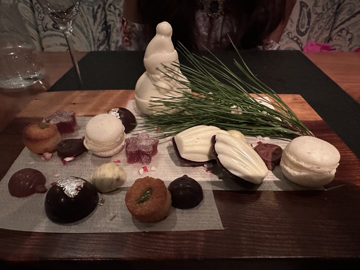 James_Mathur's tweet image. Great Christmas Eve dinner @AubergineCarmel 
Stacking sats with @Gemini 
Thank you @JustinCogley @Yoli619 
#Bitcoin