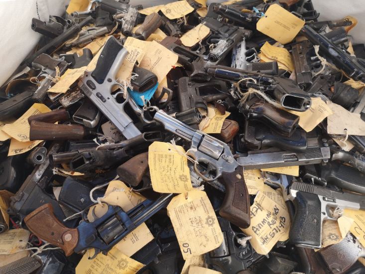 00Dezz's tweet photo. CONSIDER THIS:
If any foreign country wants to occupy South Africa.
Do not come here with vehicles.
Do not come here with anything that contains copper. Do not come here with any weapons.
Millions of people in SA know how to survive here every day.
Do you?
#SACitizens https://t.co/QhPDwlduZX