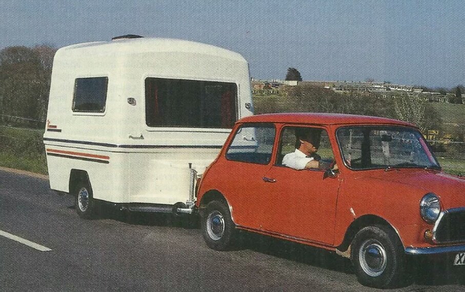 CompactCaravans's tweet photo. Made on the Isle of Wight, the Island Plastics Romini was one of lightest caravans made weighing in at 375kg unladen and 650kg laden. The body length was 7'1" and an overall length of 9'10" with a width of 6'2". The Romini cost £2100 in 1986. #CompactCaravans https://t.co/dvlEoKDm0o