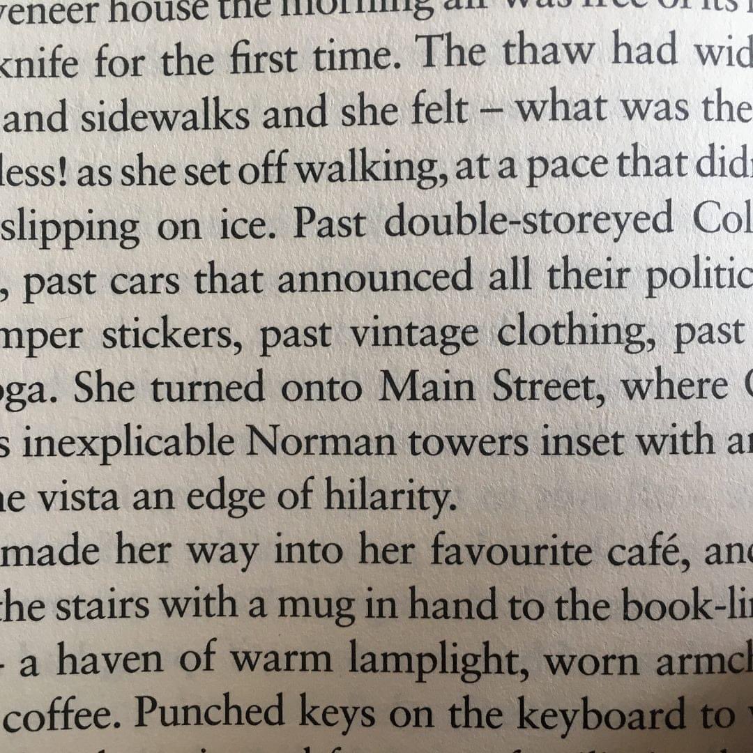 #amreading #KamilaShamsie's #HomeFire
Amazingly fluid & lucid prose that hits deep, both in the mind & the heart
“The thaw has widened the streets and sidewalks and she felt - what was that word? - boundless!' 
Exactly how I feel today!
Stepping into 2023 with the same optimism👍