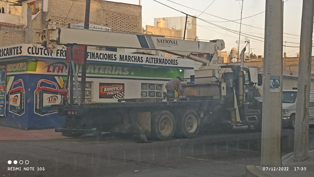 codycomander's tweet photo. @IztacalcoAl @PC_Iztacalco @transito_CDMX @UCS_GCDMX solicitamos de su apoyo para que el vecino retire sus grúas de la avenida ya que estorban y generan más tráfico es sobre canal de rio Churubusco entre San Rafael Atlixco y calle 34 https://t.co/iz2pcdBUVh