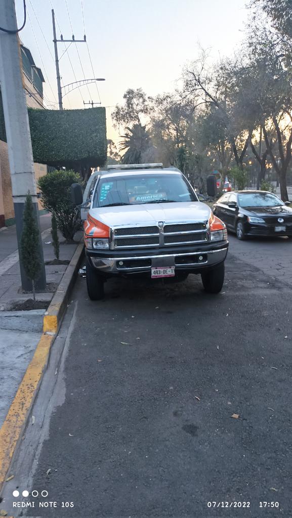 codycomander's tweet photo. @IztacalcoAl @PC_Iztacalco @transito_CDMX @UCS_GCDMX solicitamos de su apoyo para que el vecino retire sus grúas de la avenida ya que estorban y generan más tráfico es sobre canal de rio Churubusco entre San Rafael Atlixco y calle 34 https://t.co/iz2pcdBUVh