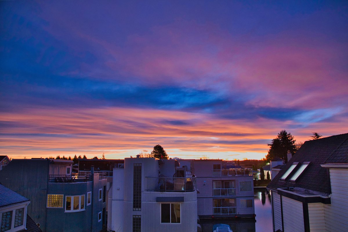 beirrab's tweet photo. @CBCStephenQuinn OK, sunrise from my house in Canoe Pass Village float home in Ladner. https://t.co/oDc69Aw7ND