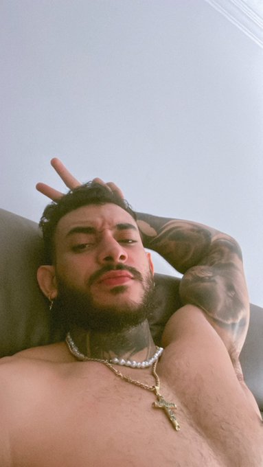 Today is my january 1st!😌 HAPPY NEW YEAR💦  https://t.co/Wy9fRe6Ox2 https://t.co/IyZXqW7MZv