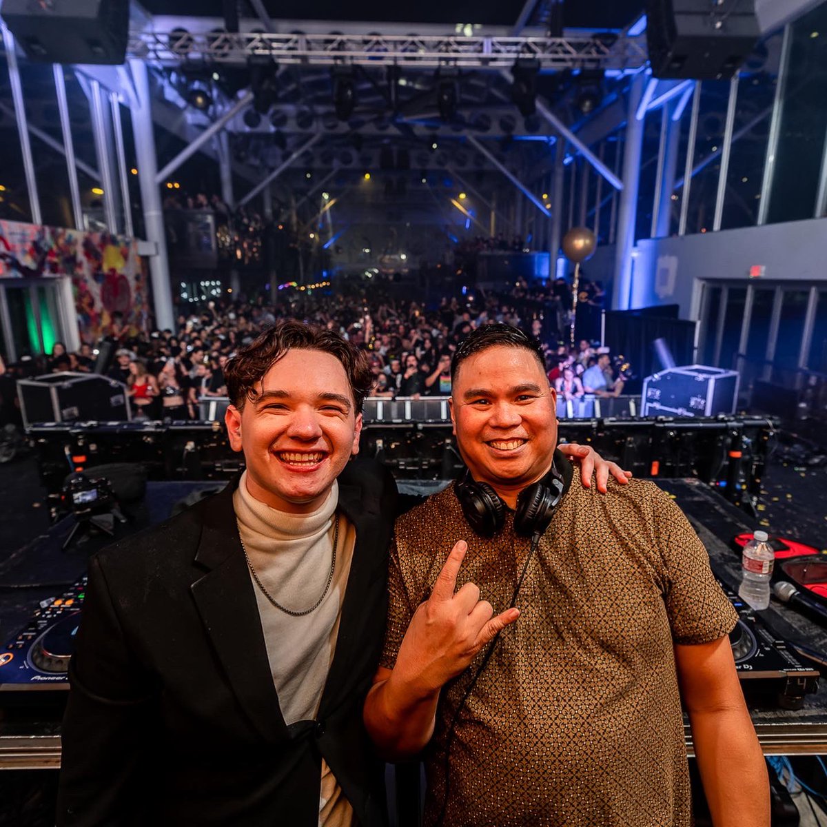 djriddler's tweet photo. What a way to kick off 2023 with @yellowclaw at @riserooftop I also had a great time DJing a B2B set with @AltruistMusic_ More things to come from us in the New Year! 
📸 @Eliteimagepro 
#riserooftop #djriddler #houston https://t.co/Uh2Aj2YzTi