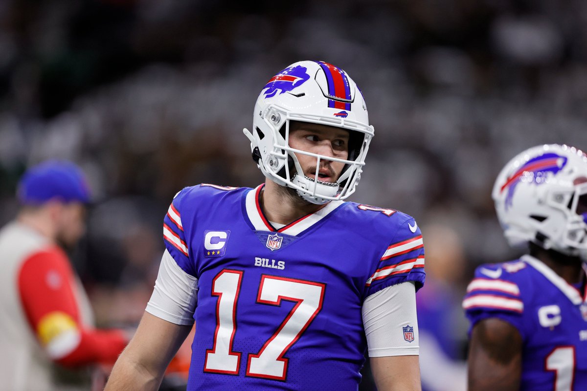 FanDuel's tweet image. You're the GM of an NFL franchise, which QB do you want for the next 10 years? 🤔

❤️ for Josh Allen 
🔁 for Joe Burrow