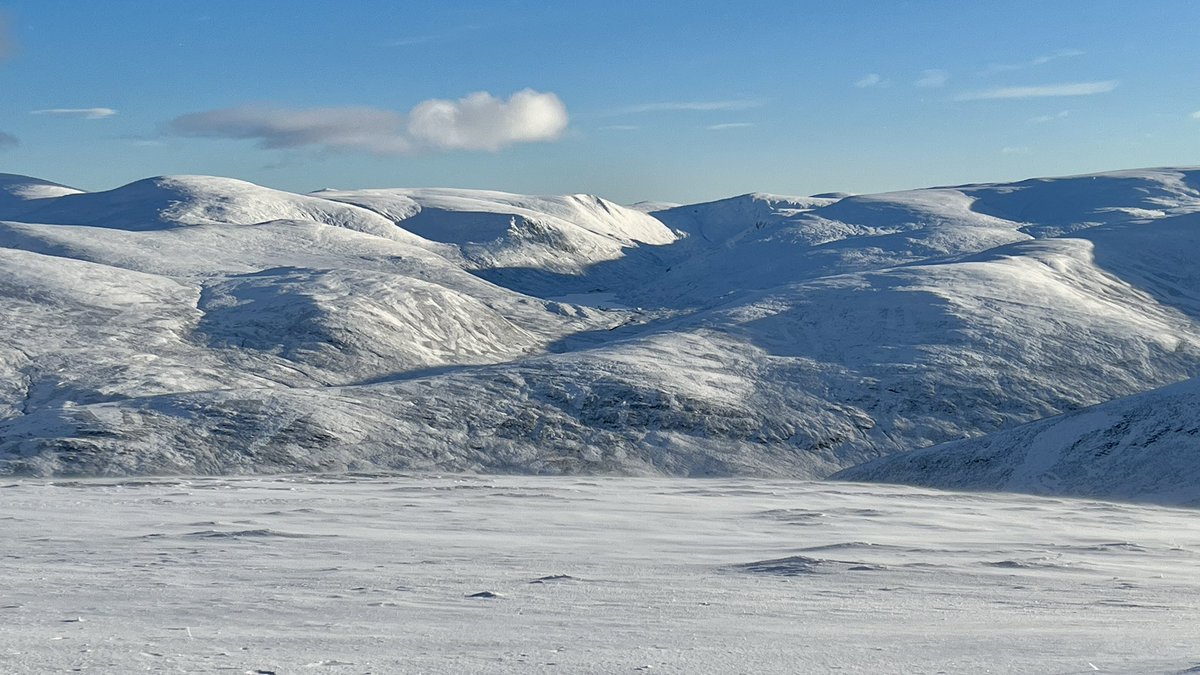 First outing of 2023 & it was up a hill for a change. New hip passed the test. Morrone at Braemar. @walkhighlands #walkclimbski
#outandaboutscotland
#WalkYourWay
#getoutside
#thegreatoutdoors 
#thinkwinter