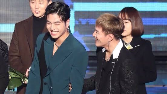 cheeeeese_camem's tweet photo. どんちゃんの優しいスキンシップが好きだよ

#GlobalStarDKDay
#말도안돼_27번째_동탄절이야 https://t.co/PCEXdaqubZ