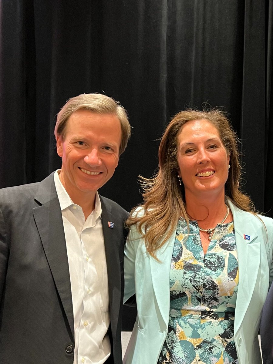 DrKarenKnudsen's tweet photo. On behalf of all ACS, I'd like to shout THANK YOU to our *incredible* 2022 @AmericanCancer Board Chair, @MarquardtGlobal. As CEO, I could not have asked for a better Board partner as we work across the nation to end cancer as we know it, for everyone. #EveryCancerEveryLife https://t.co/uvejOssVVT