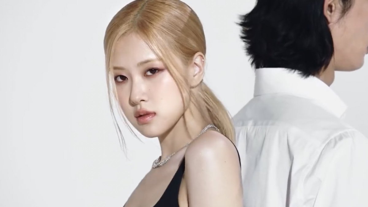 bIackpinkloops's tweet image. rosé for tiffany lock