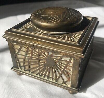 Antique Tiffany Studios Bronze Pine Needle inkwell with caramel slag glass #tiffanystudios #TiffanyAndCo #tiffanyglass #antique #inkwell #Bronze