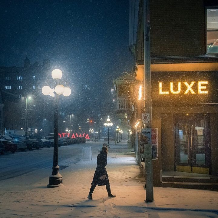 The Byward Market is a stunning backdrop for snowy evenings 😍
.
📷  @landonspics / IG

#MyOttawa #Ottawa #DiscoverOn #ExploreCanada #ExploreOntario #Winter #ParliamentHill #ontarioadventures #ontario_adventures #OttawaOntario