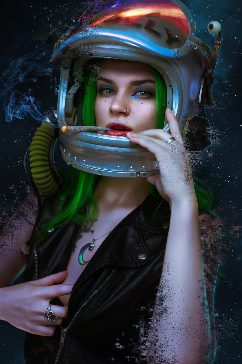 Around 5 years ago Ive went for photomodeling as a mean to cure my self esteem as many said it is like therapy and as Ive been retouching my own photos, Ive discovered my passion for photomanipulation, which is now my main technique for about 3 years💚✨
Some shots coz why not