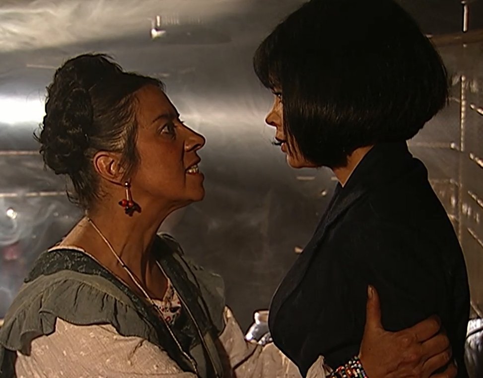 xLaTormenta's tweet photo. #LaTormenta #LaTormentaNova #LT16 Isabella se entera por Tatacoa de que María Teresa se interpone en su destino en la lucha por Santos y está dispuesta a todo para sacarla del camino. https://t.co/ecYmSObuul
