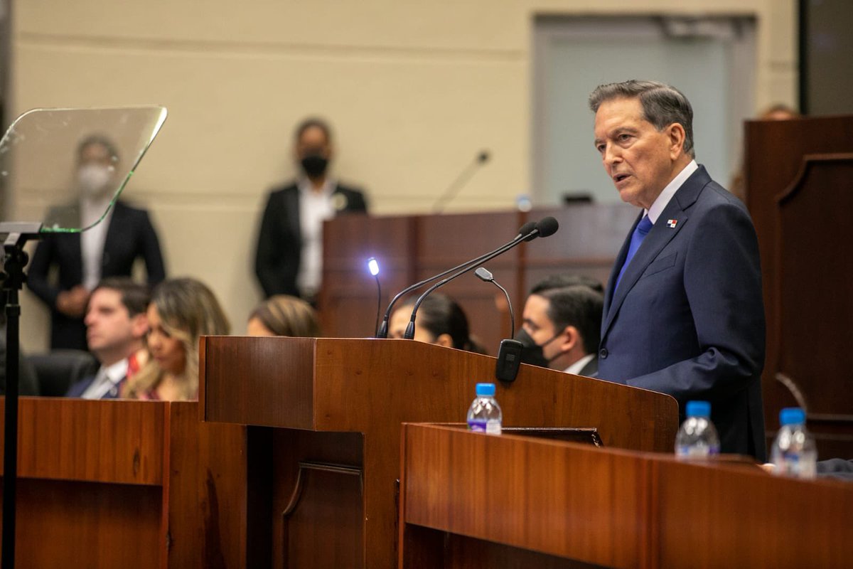 En materia de administración de justicia, cumplí el compromiso adquirido al designar 6 de los 9 Magistrados de la Corte Suprema de Justicia, privilegiando su independencia de criterio, conocimiento y nivel de compromiso con la justicia. ¡Un proceso inédito en nuestra historia!