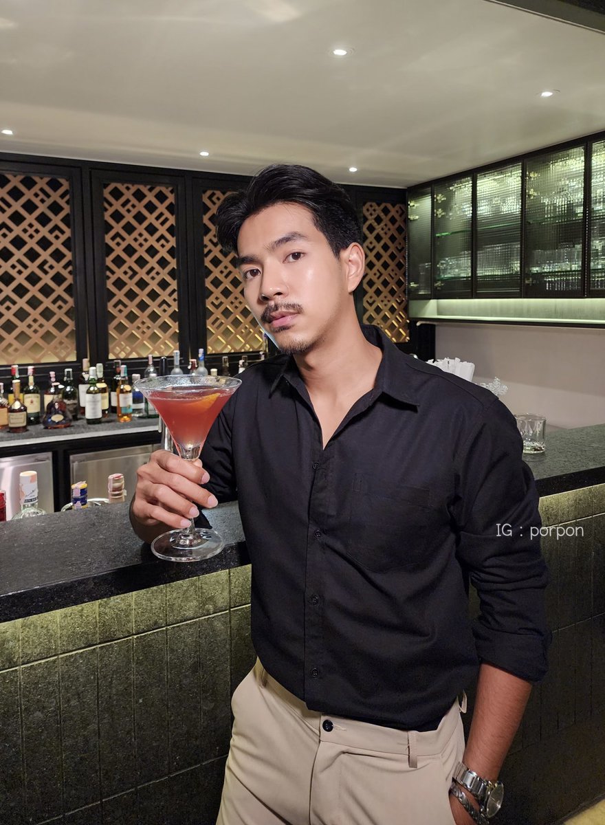 ไม่ใช่คนขาว แต่หน้าหนาว กอดอุ่นนะ 🤣🙈 #พี่หนวด #พลธนกร