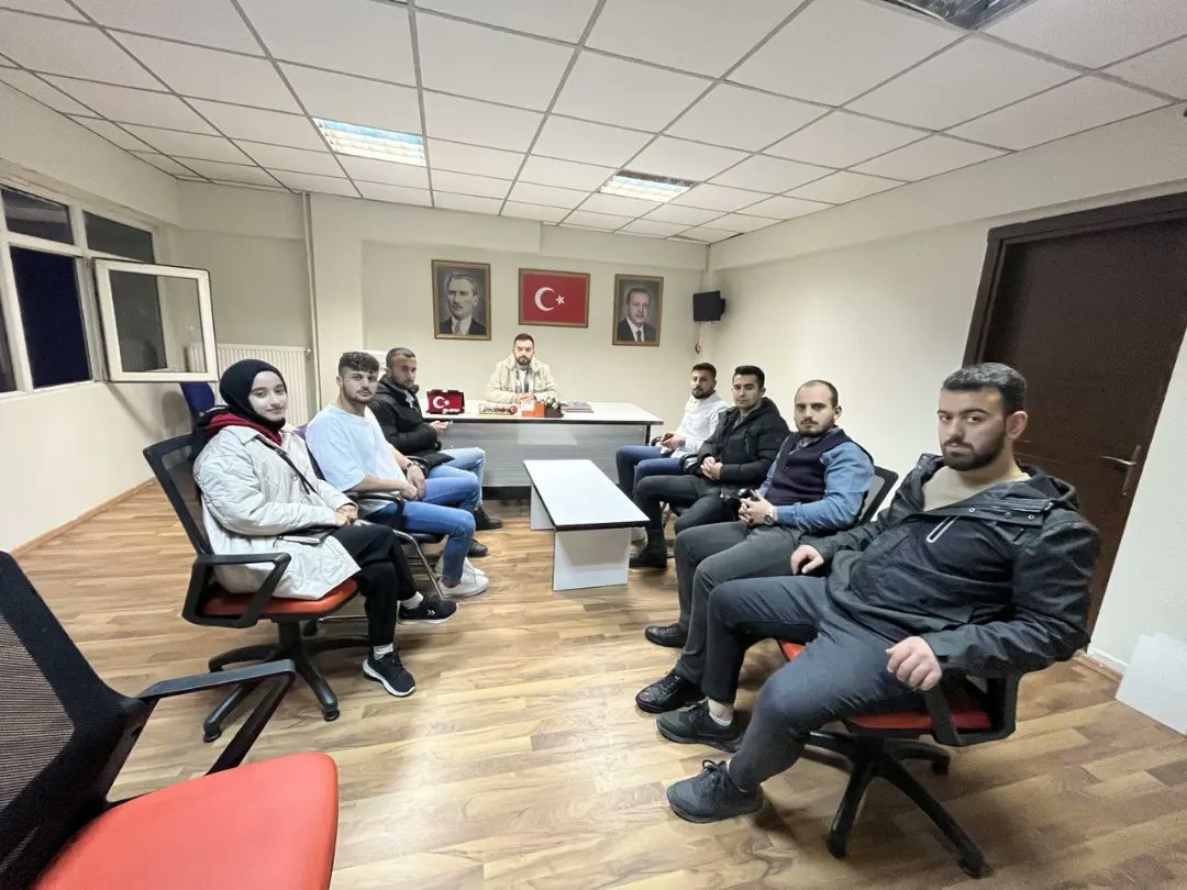 Yeni dönem hedeflerimizi belirlediğimiz ve yol haritasını çizdiğimiz Türkiye Yüzyılı'nın ilk Yürütme Toplantısı'nı gerçekleştirmiş bulunmaktayız.💪🏽
#seninyerinuniak