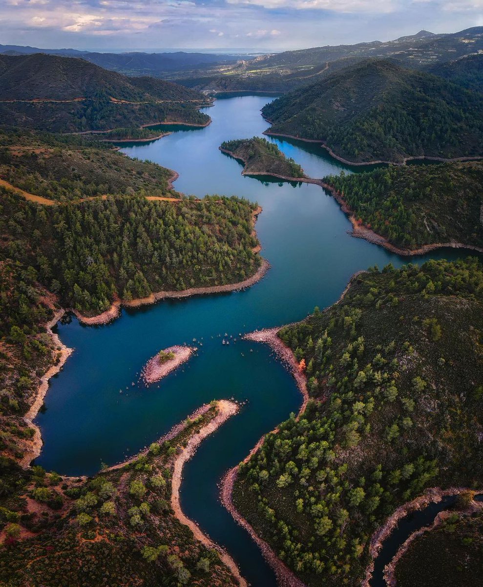 FadelSow4's tweet photo. Not far from Lefkara village you’ll find this incredible scenery. 
Lefkara Dam! https://t.co/1motoP6XF1