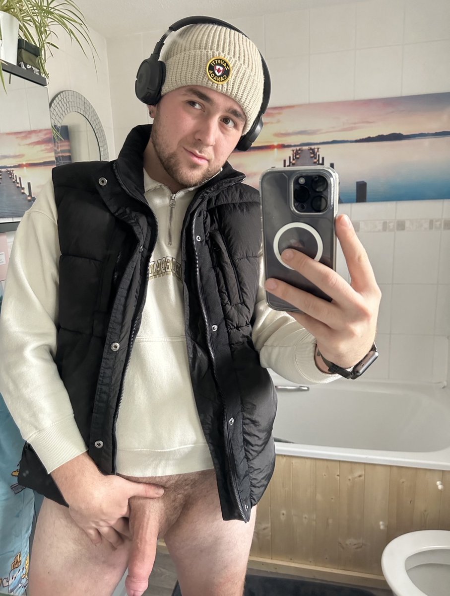 hung_twunk's tweet photo. H word 😈😈😈 https://t.co/AQGaq33sDp