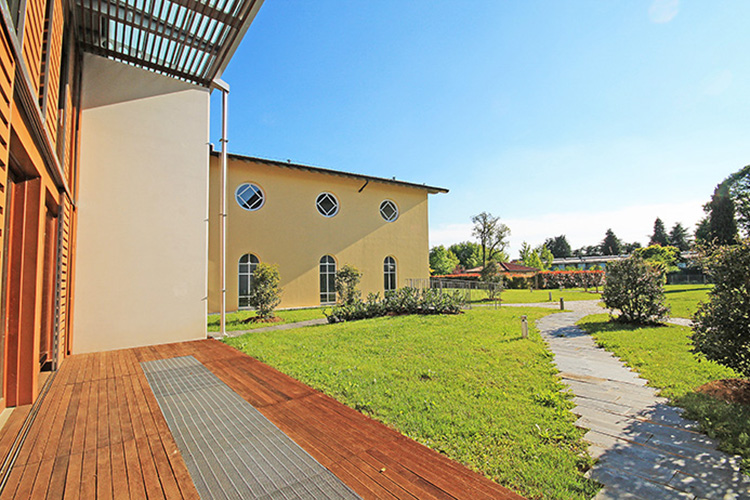 ValleRealEstate's tweet photo. https://t.co/6DGALviKxh
#BERGAMO _ #REDONA
#Porzione indipendente di mq 150 dotata di mq 50 di terrazza solarium al piano superiore, 44 mq di #giardino esclusivo e mq 114 di spazio al piano interrato internamente.
#appartamento #quadrilocale #parco #terrazzo #balcone #terrace https://t.co/ihqc3YbAVA