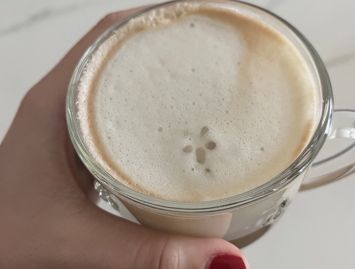 MAISONSTLAURENT's tweet photo. first monday of the year; early reformer class, soy latte, skin care &amp; setting goals for the year https://t.co/YCYnLzu2G3
