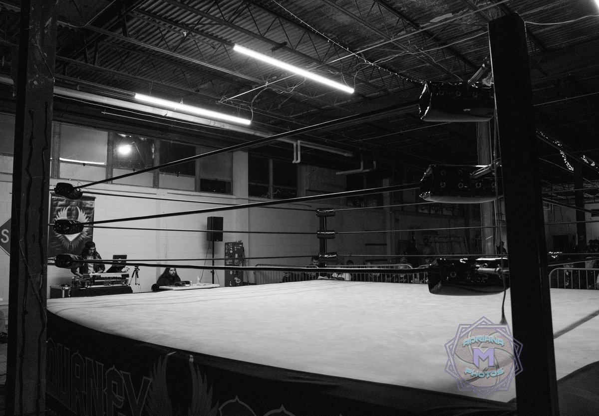 Special moments from @journeyprokc’s last show ever. facebook.com/10006349870318…