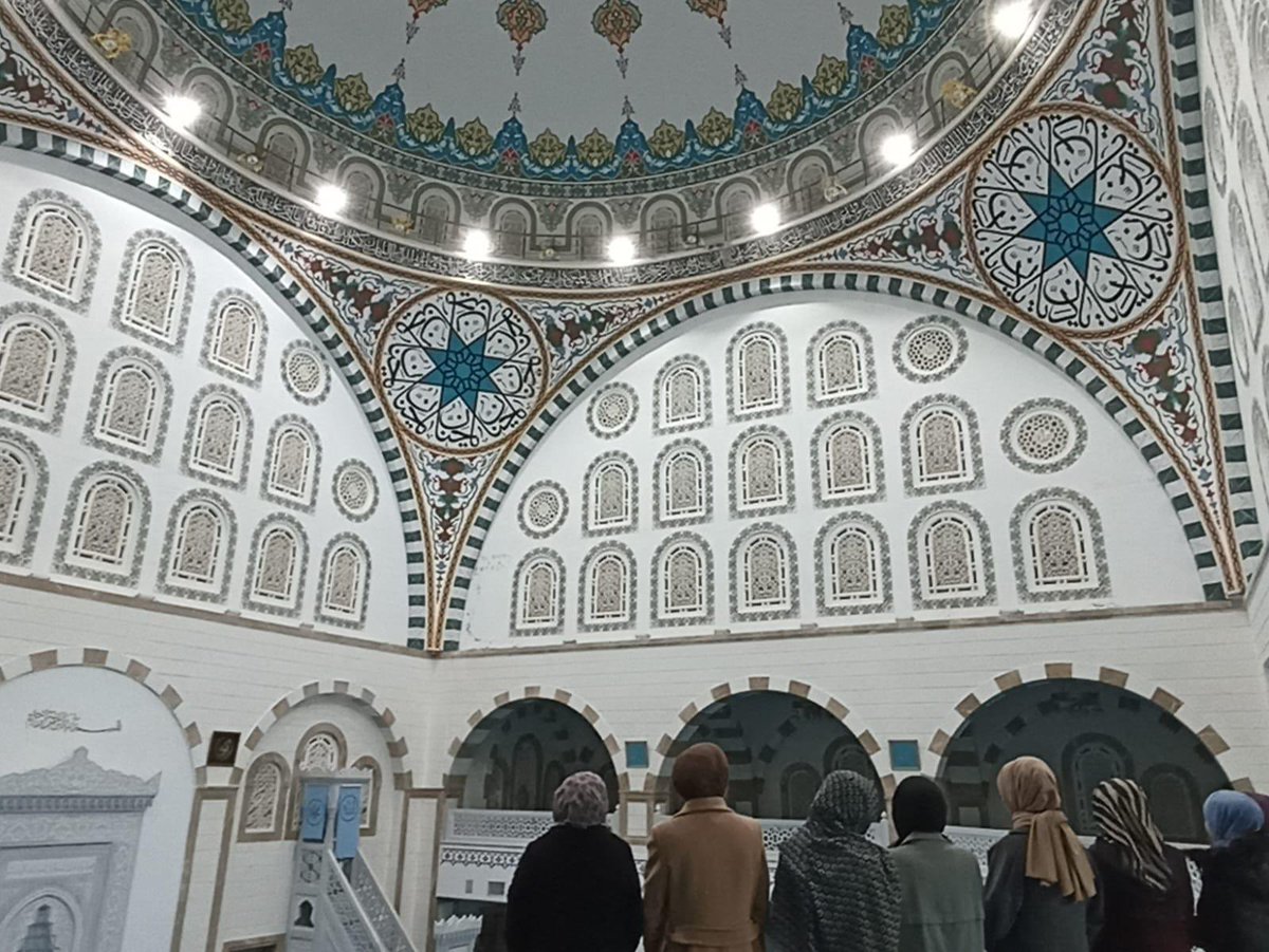KarabukKYGM's tweet photo. 📍Katip Çelebi Yurt Müdürlüğü
Müdürlüğümüz öğrencileri ve manevi danışmanımız Nurten Ellialtıoğlu eşliğinde yatsı namazında buluştular. https://t.co/DAiaMrcF61