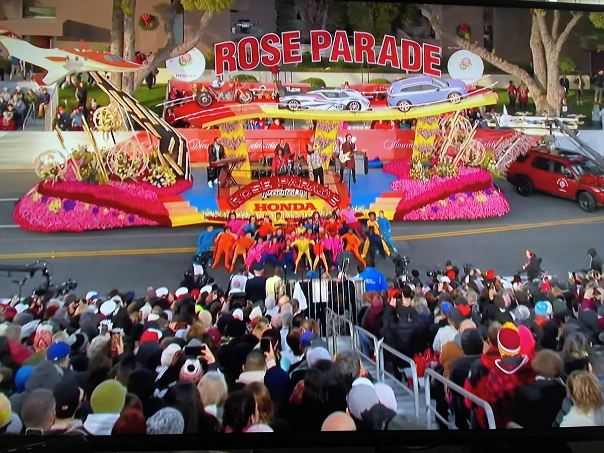 Eric Bailey on Twitter "Wow!!! Lovin' the Rose Bowl Parade opening!! 