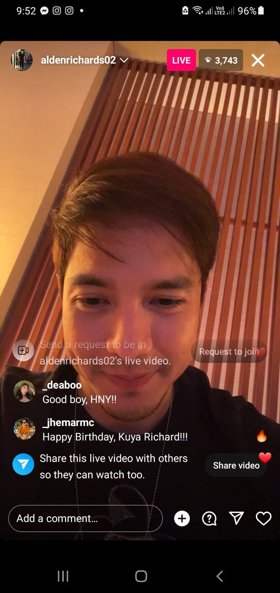 Habang ng bbrowse ako knina may gwapo na nglG live oh.

Happy Birthday <a href="/aldenrichards02/">Alden Richards</a> 🎂🥳