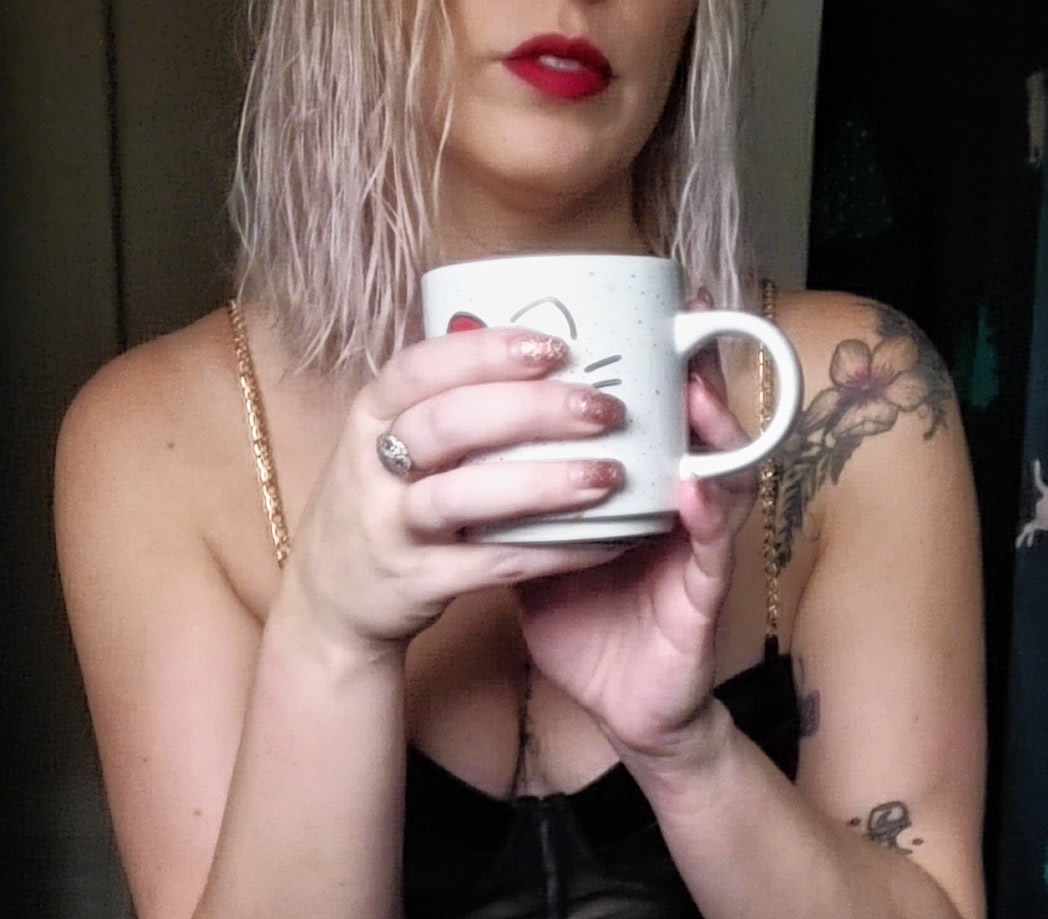 bubblebutt423's tweet image. Happy 2023!! May this year be better than the last!!🍾🥂 #cheers #HappyNewYear2023 #goodbye2022