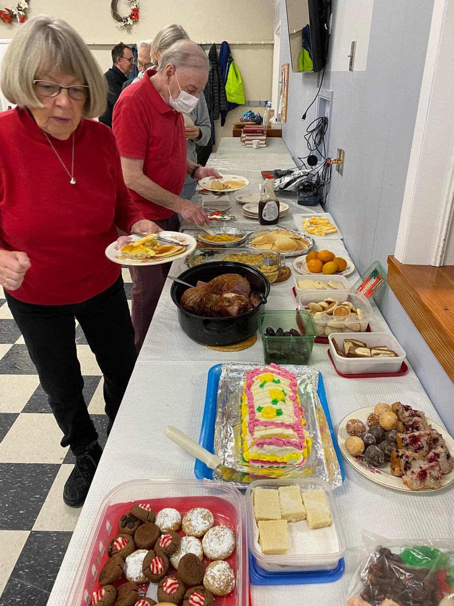 HucWpg's tweet photo. Happy new year! We enjoyed brunch and carols yesterday morning. We look forward to a happy and healthy 2023 for all!

#hucwpg #unitedchurch #community #newyear #brunch https://t.co/5Zi7ayOpaM