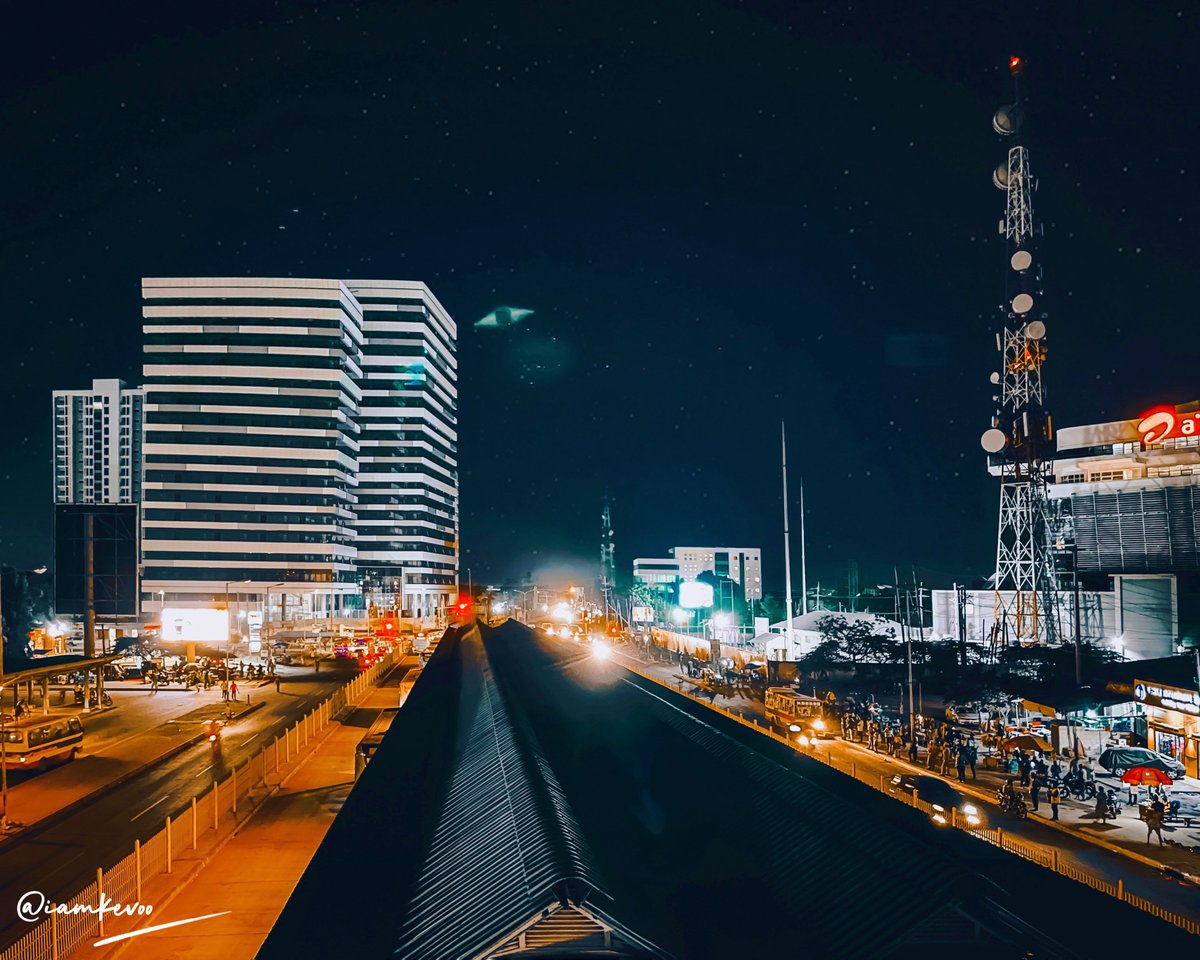 iamkevoo's tweet photo. so, some day &amp; night photos i took @ morocco bus stop.. 📱 https://t.co/datH0sCFxS
