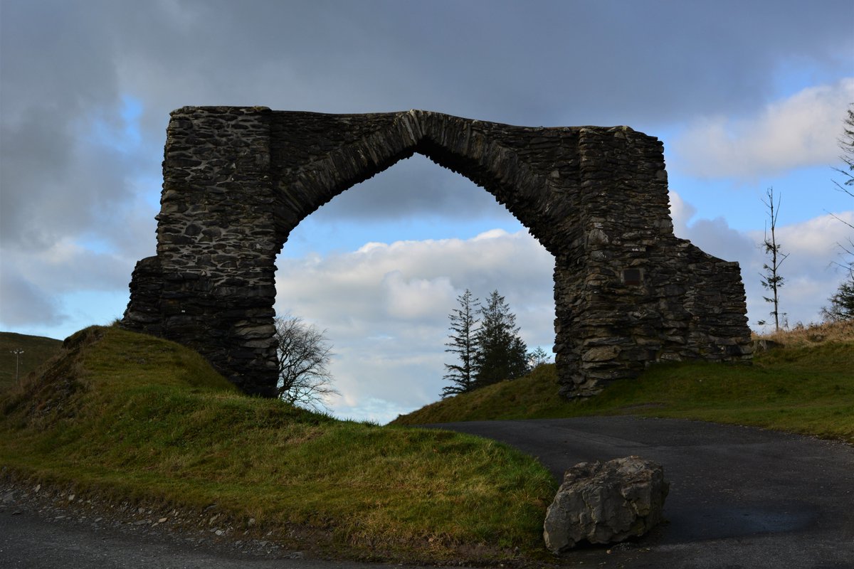 stephmicra's tweet photo. #YBwa #TheArch #pontarfynach #devilsbridge #ceredigion #haul #sunshine @DerekTheWeather @S4Ctywydd @CTywydd @Ruth_ITV @bbcweather @MidWalesMyWay @Sue_Charles https://t.co/B8ToaeR2dy