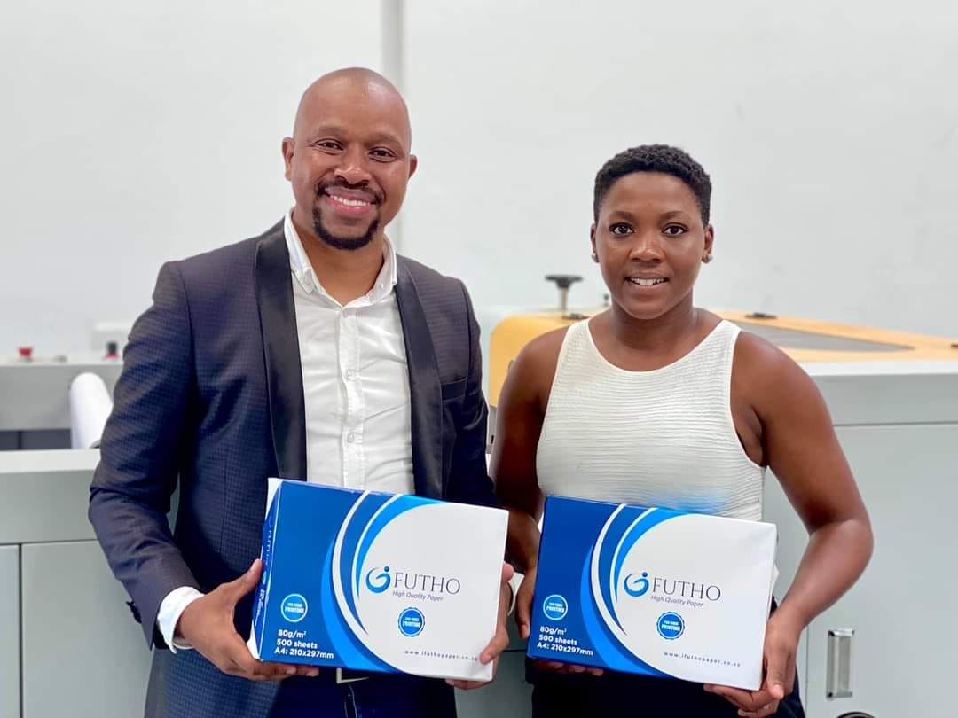 Mditshwer's tweet photo. Meet Mbalenhle Ngcobo(29) from Ballito, the owner of Ifutho Paper. Her company produces office printing paper in A4 and A3 sizes, which is compatible with all printing machines and inkjet printers. To place orders: info@ifuthopaper.co.za / 0736874535.

This is amazing https://t.co/nfcdJIdnDH