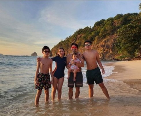 A beautiful Ho Family!🤗
Happy New Year🎆
#DenJen