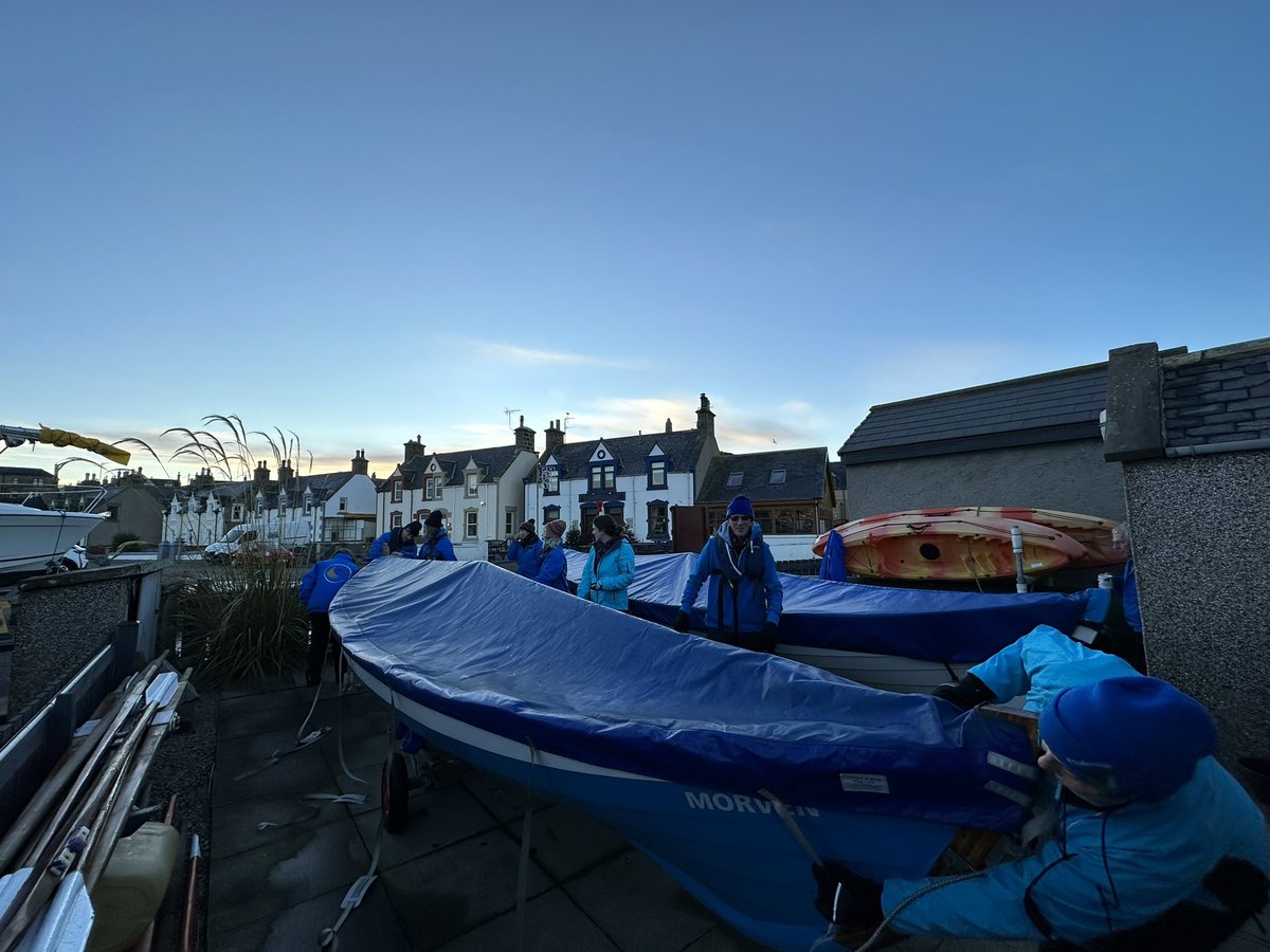 MacLeanKatie's tweet photo. Rowing into β23 πππ£π»ββοΈ @FindochtyWater #Findochty #Finechty #coastalrowing #MorayCoast https://t.co/88SvgG1ei1