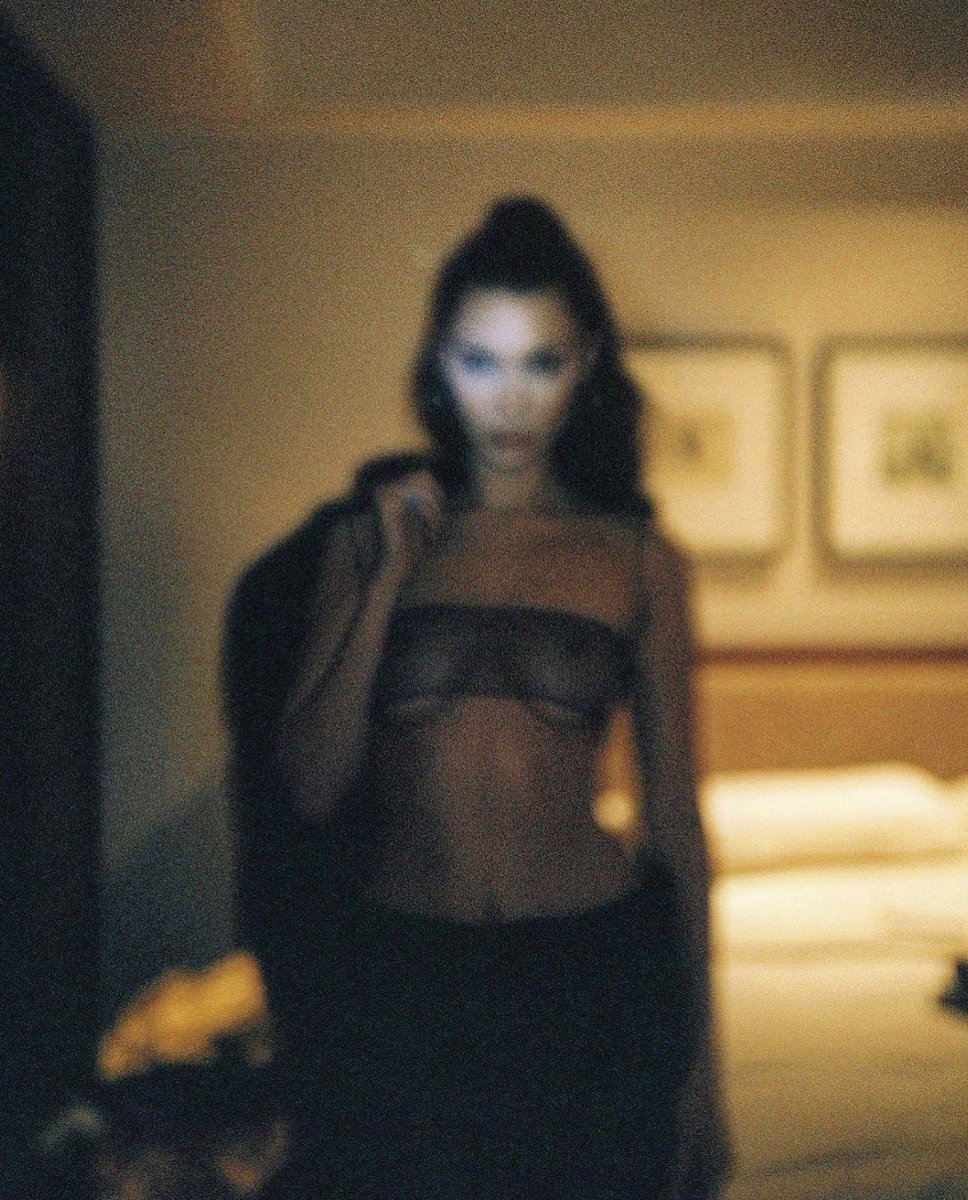 hadidfiles's tweet photo. bella hadid https://t.co/xS5VO2SMfA
