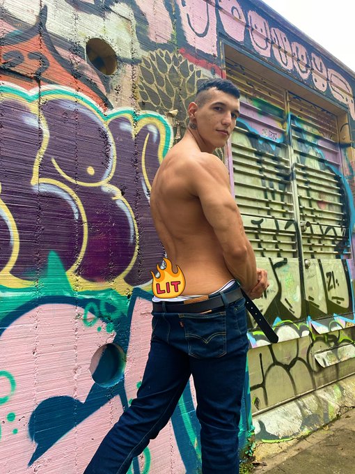 do u want to see more well You must be aware of the onlyfans 

https://t.co/6EXfk2VlcL

#hot #dude #dudeonly