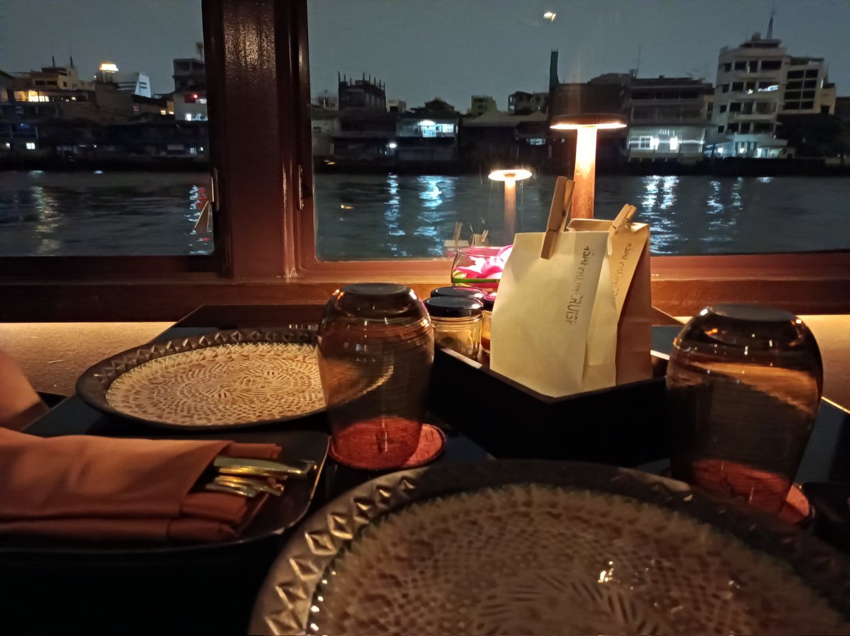 kaymick0526's tweet photo. ディナークルーズしてきました。乾季のバンコクは良い。 https://t.co/lXeMkZrXK3