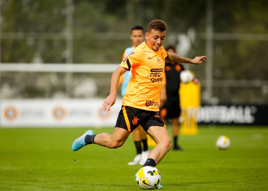 📊 ANÁLISE dos principais jogadores do Corinthians na Copinha 2023

#8: Ryan – Volante

>> Informações técnicas:
👤 Nome: Ryan Gustavo
📆 Idade: 19 anos (nascido em jul/2003)
🧍 Altura: 1,70m
🦶 Pé preferencial: esquerdo

Segue o fio sobre nosso volante!