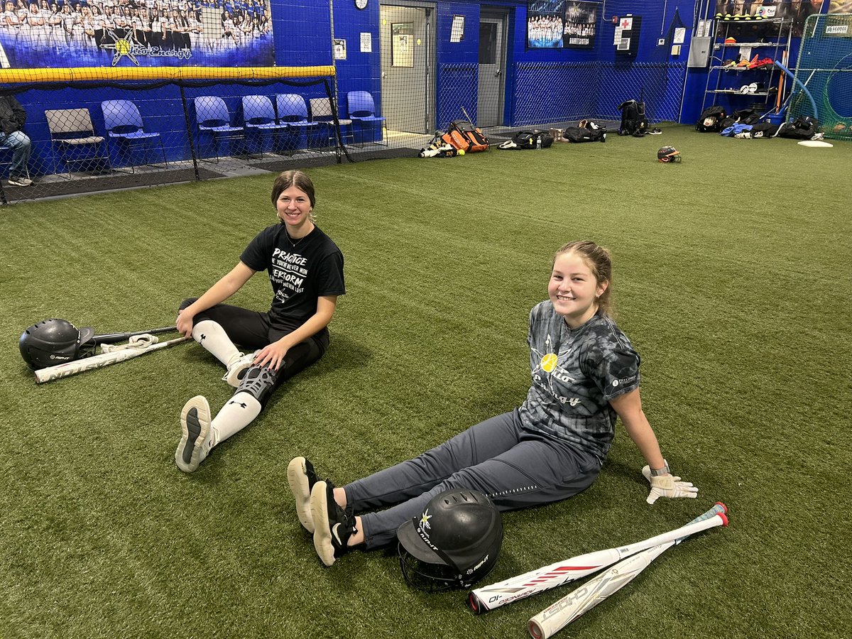 Ohioenergy18U's tweet photo. Great practice today! 💙🥎 https://t.co/YJbjFh1Wu3